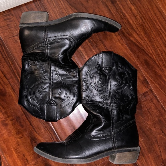 rampage black cowboy boots